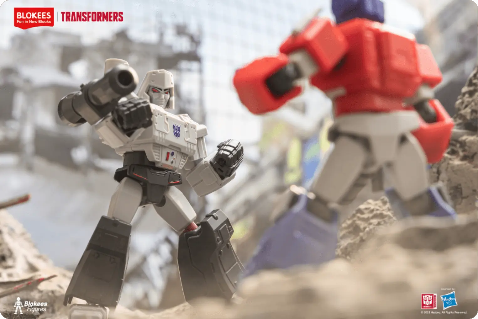 Megatron-vs-Optimus-Prime-The-Ultimate-Showdown-in-Transformers-Toys Blokees