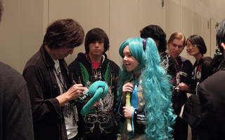 Hatsune-Miku-Real-Face-Is-There-a-True-Identity Blokees