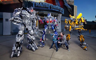 Megatron-Universal-Studios-How-It-Works-Behind-the-Scenes Blokees